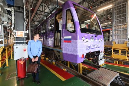 Запуск тематического поезда метро, посвященного памяти Олега Табакова