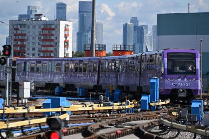 Запуск тематического поезда метро, посвященного памяти Олега Табакова