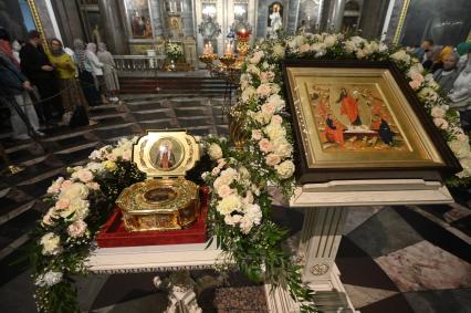 Мощи святителя Тихона прибыли в Казанский собор Санкт-Петербурга