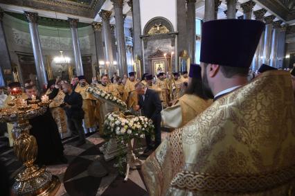 Мощи святителя Тихона прибыли в Казанский собор Санкт-Петербурга