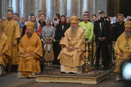 Мощи святителя Тихона прибыли в Казанский собор Санкт-Петербурга