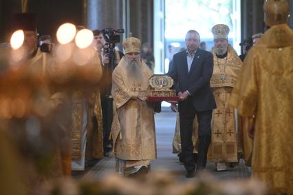 Мощи святителя Тихона прибыли в Казанский собор Санкт-Петербурга