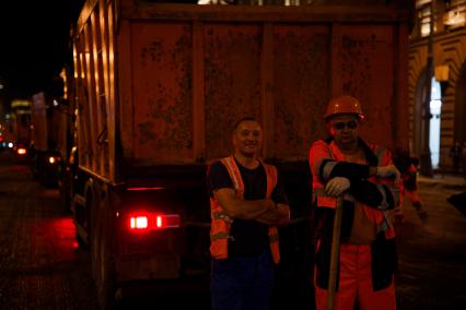 Замена асфальтового покрытия на Тверской улице