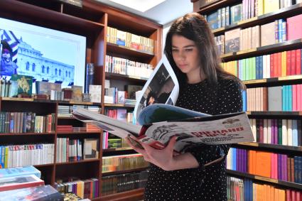 Презентация книги Сделано в ЦРУ. Тайная история цветных революций и переворотов\"