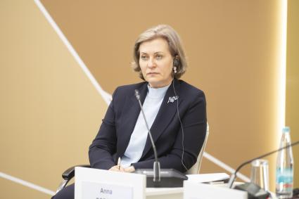 Анна Попова