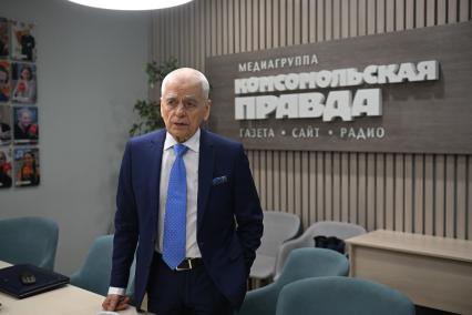 Геннадий Онищенко в редакции Комсомольской правды\"