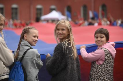 Празднование дня флага России в Санкт-Петербурге