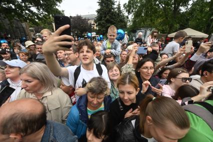 Празднование дня рождения панды Катюши в Московском зоопарке