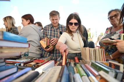 Книжный фестиваль Красная строка\" в Екатеринбурге