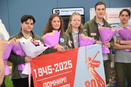 Встреча Большой арктической экспедиции 2025\" под руководством Матвея Шпаро в аэропорту Шереметьево