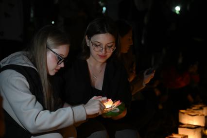 Фестиваль водных фонариков в Москве