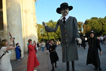 Фестиваль искусств Горький+\" в Парке Горького