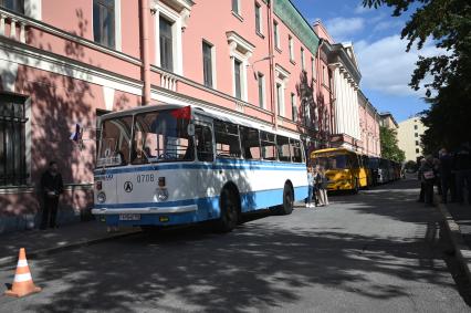 Ретроавтопробег автобусов Ленинградский рейс\" в Санкт-Петербурге