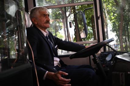Ретроавтопробег автобусов Ленинградский рейс\" в Санкт-Петербурге