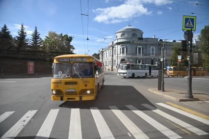 Ретроавтопробег автобусов Ленинградский рейс\" в Санкт-Петербурге