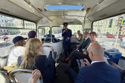 Ретроавтопробег автобусов Ленинградский рейс\" в Санкт-Петербурге