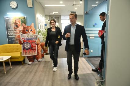 Максим Ликсутов и Олеся Носова в редакции  Комсомольская правда\"