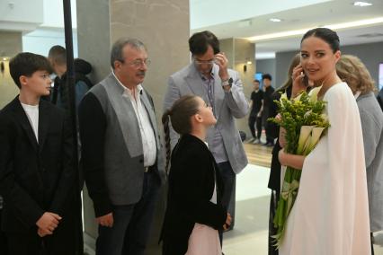 Премьера сериала Москва слезам не верит. Все только начинается\"