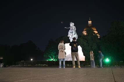 Полное лунное затмение в Санкт-Петербурге