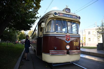 В Москве прошел юбилейный парад ретротрамваев