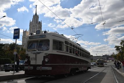 В Москве прошел юбилейный парад ретротрамваев
