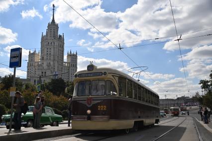 В Москве прошел юбилейный парад ретротрамваев
