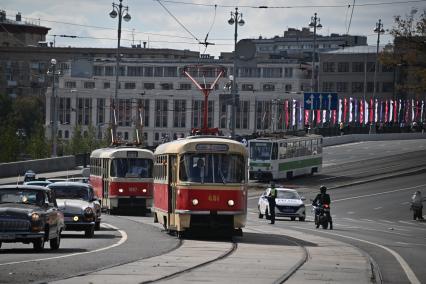 В Москве прошел юбилейный парад ретротрамваев