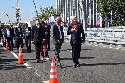 Сергей Собянин и Андрей Королев открыли движение по мосту Академика Королева в Москве