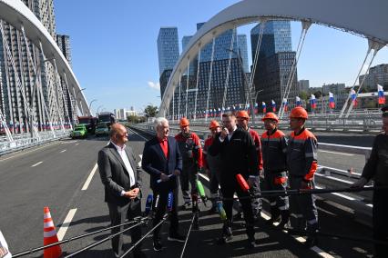 Сергей Собянин и Андрей Королев открыли движение по мосту Академика Королева в Москве
