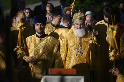 Водный крестный ход от крепости Орешек в Санкст-Петербург