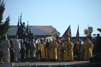 Водный крестный ход от крепости Орешек в Санкст-Петербург