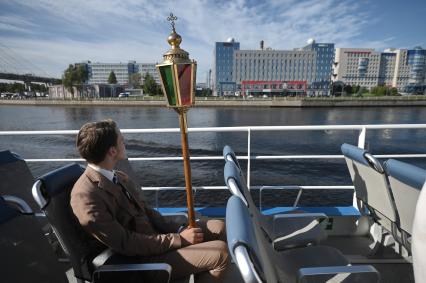 Водный крестный ход от крепости Орешек в Санкст-Петербург