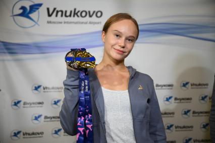 Встреча гимнастки Ангелины  Мельниковой в аэропорту Внуково