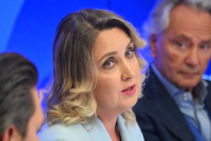 Пресс-конференция, посвященная старту акции Песни и кино - нашим героям\"