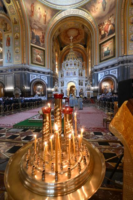 Молебен  честь иконы Божией Матери Неопалимая Купина\" в храме Христа Спасителя