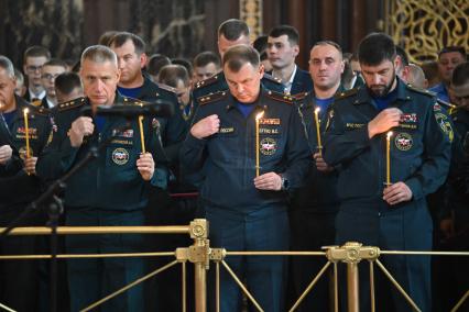 Молебен  честь иконы Божией Матери Неопалимая Купина\" в храме Христа Спасителя