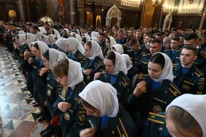 Молебен  честь иконы Божией Матери Неопалимая Купина\" в храме Христа Спасителя