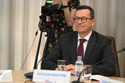 Круглый стол на тему Международное муниципальное сотрудничество стран БРИКС\" в редакции \"Комсомольской правды\"