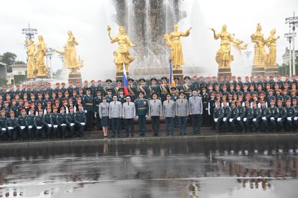 Церемония принятия присяги курсантами Академии Государственной противопожарной службы МЧС России на ВДНХ
