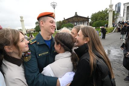 Церемония принятия присяги курсантами Академии Государственной противопожарной службы МЧС России на ВДНХ