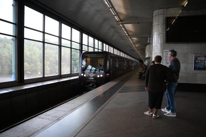 Тематический поезд  \"Что? Где? Когда?\" в метро Москвы