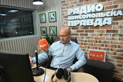Владимир Семенов на радиостанции Комсомольская правда\"
