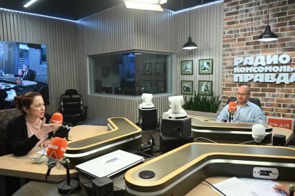 Владимир Семенов на радиостанции Комсомольская правда\"