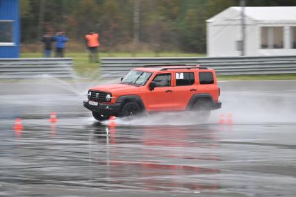 Соревнования по скоростному маневрированию водителей ФСО России в Подмосковье
