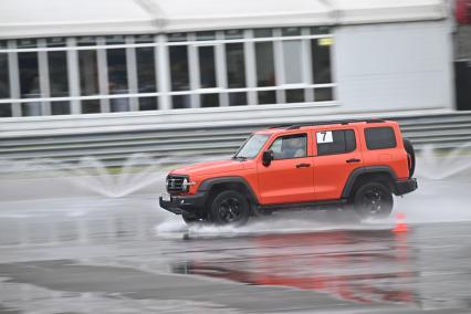 Соревнования по скоростному маневрированию водителей ФСО России в Подмосковье