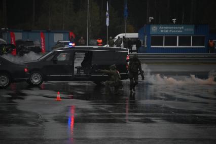 Соревнования по скоростному маневрированию водителей ФСО России в Подмосковье
