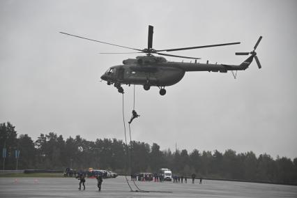 Соревнования по скоростному маневрированию водителей ФСО России в Подмосковье