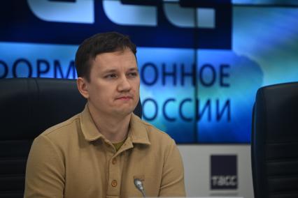 Врачи Бакулевского центра провели мастер-класс основ реанимации с журналистами ТАСС