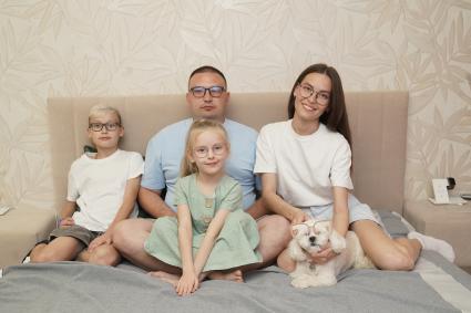 Семья в очках