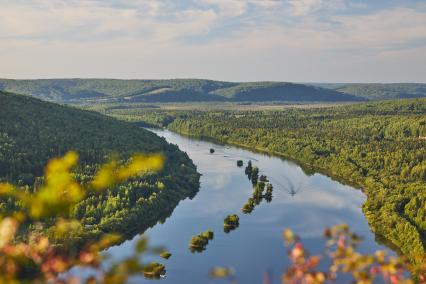 Река Вишера и камень Ветлан в Пермском крае